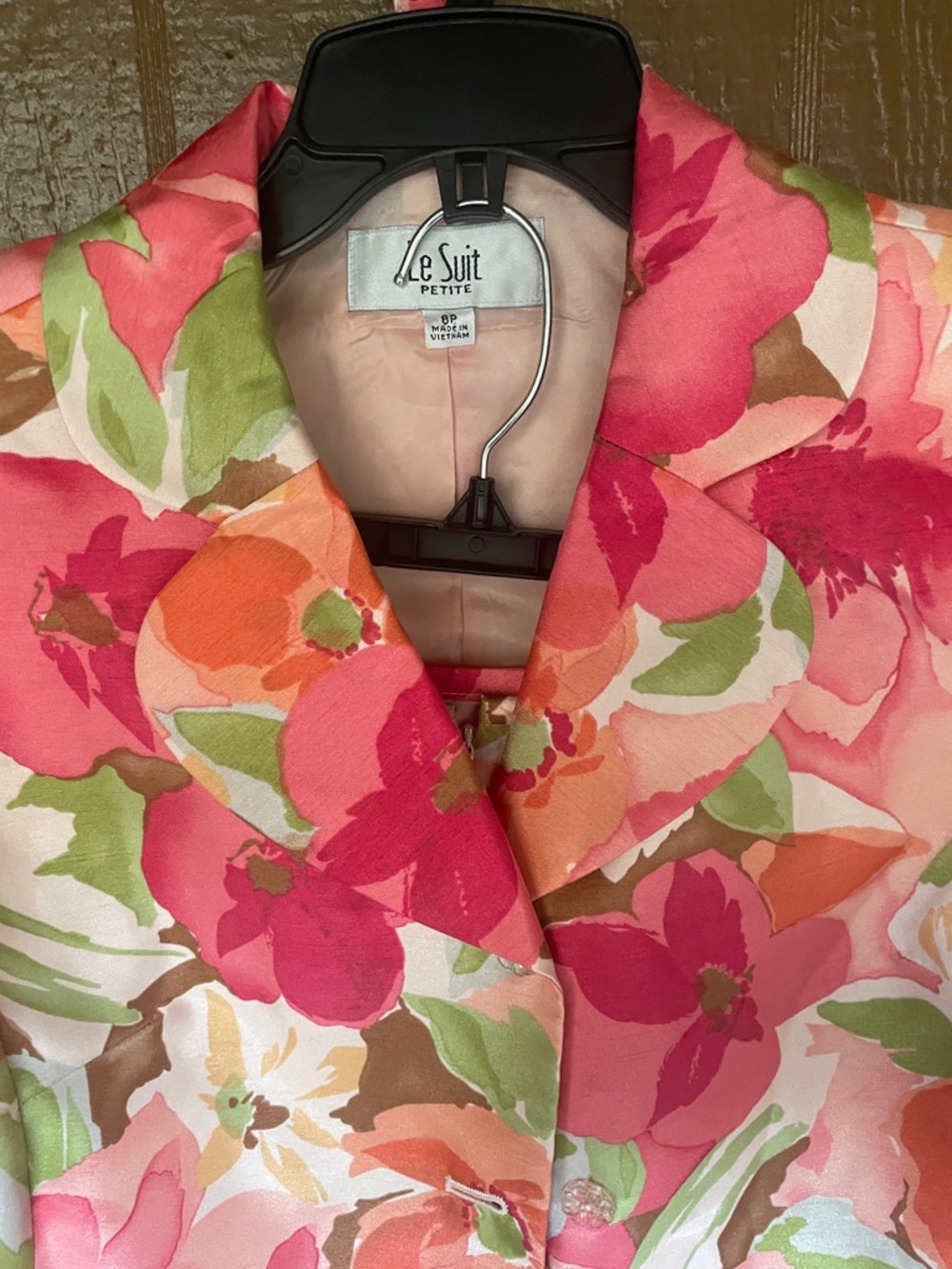 Le Suit Pink Coral Floral Women's Blazer
And Skirt Suit - Picture 2 of 5
